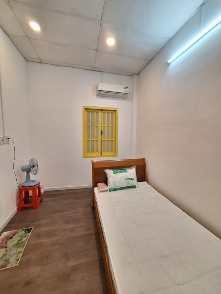 Cho thuê phòng trọ 18 m2. Phường Tân định . Quận 1 Tp hcm. Nội thất đầy đủ. Giờ giấc tự do