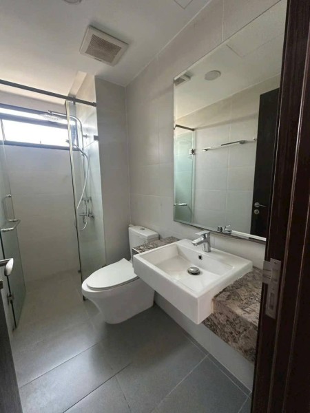 Chung Cư Res 11, Lạc Long QUân căn 87m2,3p ngủ, NTCB giá 15tr5/tháng