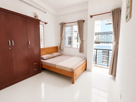 Cho thuê Phòng Ban công, Full Nội Thât, Nguyễn Trãi Q1, Gần ĐH Hoa Sen, ĐH Văn Lang CS 1