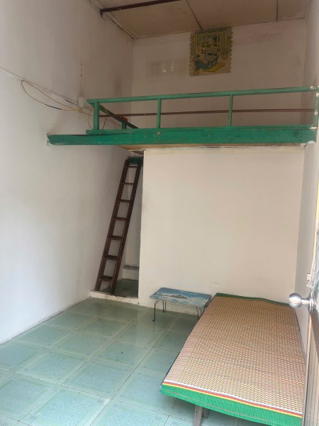 Hiện mình còn 3 phòng trống cho thuê tầng 1.2.3 không gian thoáng mát. Vệ sinh an ninh tốt