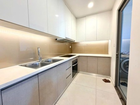 Cho thuê c/c cao cấp Resgreen Tower 3PN giá 15 tr/th nhà nội thất cơ bản, trống sẵn.