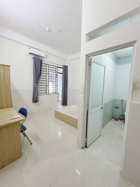 Phòng tách bếp dưới cầu vượt Hoàng Hoa Thám Tân Bình