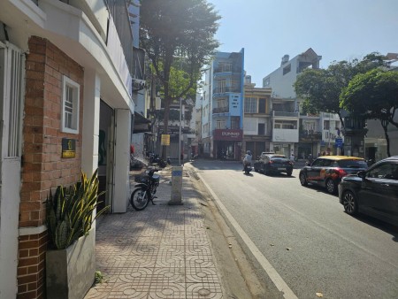 Có mặt bằng 11 triệu ở Phú Nhuận, vị trí khá ngon để mở cửa hàng. 08 Đào Duy Anh, Phú Nhuận