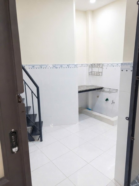 CHO THUÊ PHÒNG TRỌ ĐẸP – 1 TRỆT 1 LẦU (gần văn lang cs3)