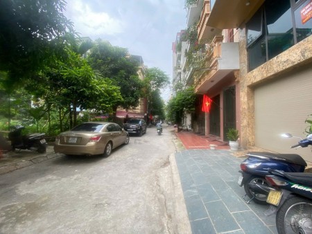 Cho thuê sàn Vp 100m Khu Đền Lừ, có hầm xe máy, chỗ để Ô Tô, an ninh tốt, giá 12 triệu