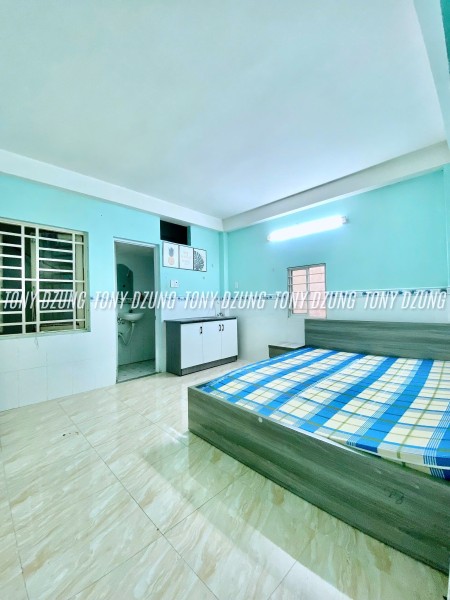 PHÒNG ĐẸP CÓ CỬA SỔ TRỜI - SẴN GIƯỜNG & BẾP - NGAY GẦN ĐH CÔNG NGHIỆP