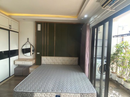 Cho thuê Căn Chung cư mini tại Phố Trích, Tây Hồ. Ban công thoáng View toàn mặt hồ. Chỉ 6.5tr