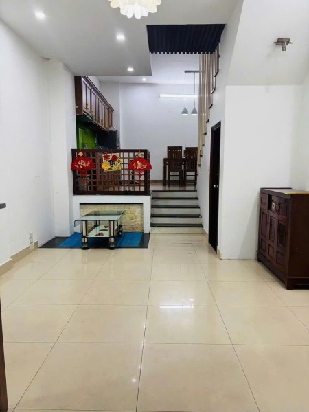 Ngách 30 ngõ 176 Trương định - Diện tích 38m2 ,Xây 3.5 tầng, 11 triệu.