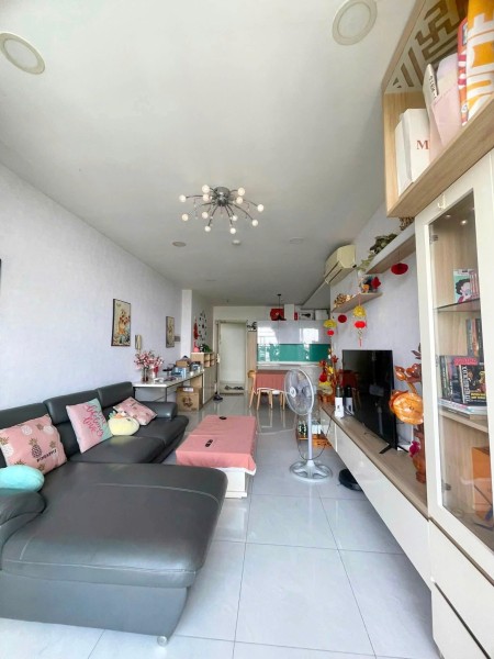 C/c Cao Cấp Resgreen Tower 3PN giá 15.5 tr/th 89m2 có sẵn nội thất
