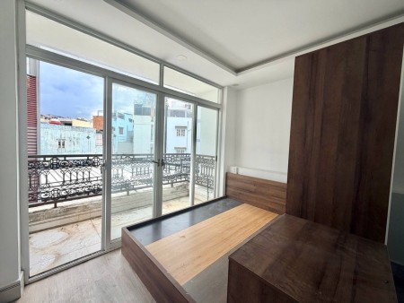 Sắp khai trương phòng ban công siêu rộng, đầy đủ tiện nghi Phú Nhuận gần VLU, UEH.