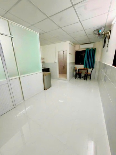 CHO THUÊ PHÒNG MỚI - FULL NỘI THẤT - BAN CÔNG THOÁNG MÁT - GẦN CHỢ BÀ CHIỂU