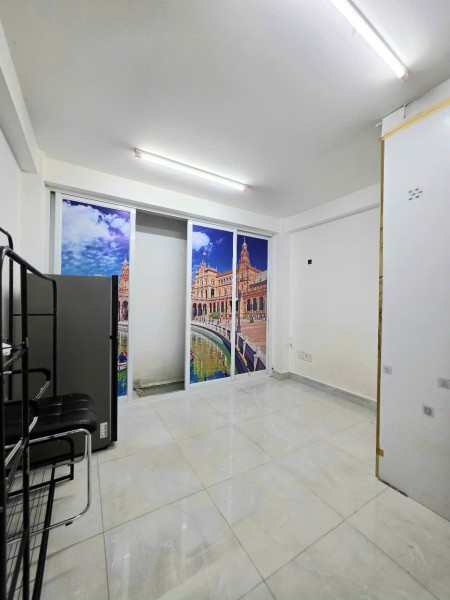 Chính Chủ Cho Thuê Phòng Studio - Nhà Thang Máy - Hoàng Hoa Thám - Gần Chợ Cây Quéo