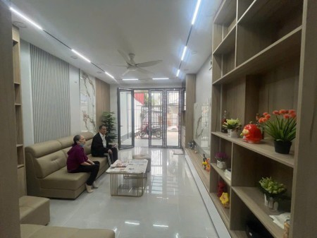 Nhà riêng mới tinh thang máy ngõ 42 phố thịnh liệt gần giáp nhị dt65m2x5t giá 22tr