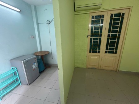 Phòng trọ DT 18m2 - Giá sinh viên Q. Bình Thạnh