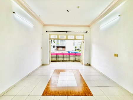 CHO THUÊ FULL TẦNG - BẾP RIÊNG - KẾ GIGAMALL - CHỈ 6 TRIỆU/THÁNG
