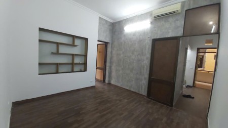 Chính chủ cho thuê căn hộ tập thể tầng 4 - số 5 Trúc Khê, Đống Đa, Hà Nội.