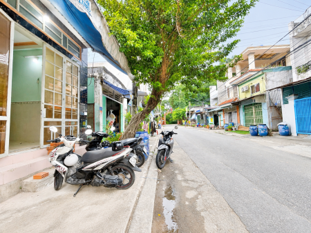 Cho thuê Nguyên căn 1 trệt 1 lầu - 1PN 1PK 2 TOLET ngay XÓM VẮNG XÓM NGHÈO