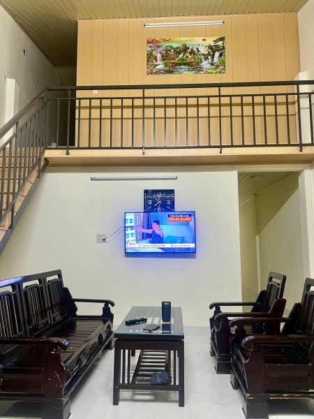 Nhà hai tầng có 3 phòng cho thuê