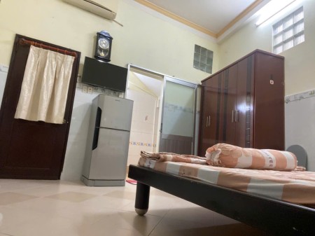 Cho thuê phòng trọ 4tr/tháng,18m2, đầy đủ tiện nghi, máy lạnh, tắm nước nóng, giặt máy tại Quận 7
