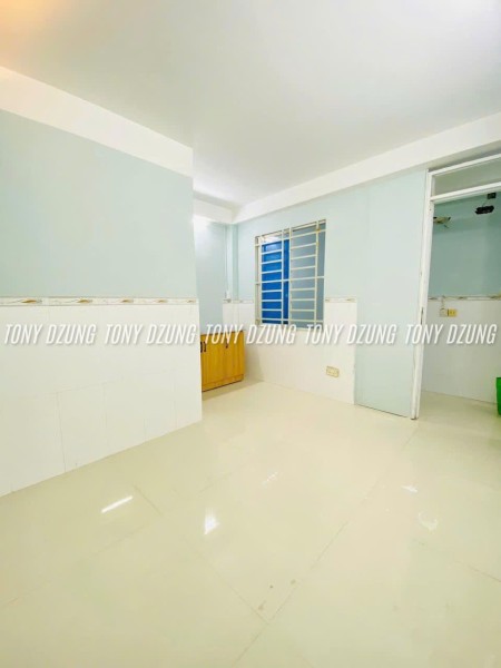 Phòng trống, cửa sổ thoáng, tủ bếp & wc riêng, Gần ĐH Văn Lang cs3 & ĐH Công Nghiệp