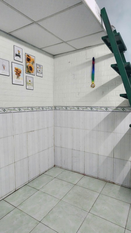 Cho thuê phòng trọ có gác, có ban công, thoáng mát, yên tĩnh như nhà phốgần ĐH Công nghiệp, Văn Lang