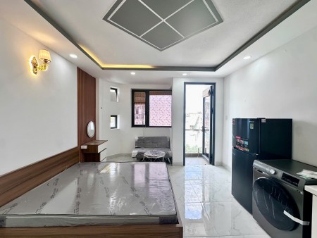 Căn hộ dịch vụ ban công riêng, siêu thoáng, gần các trường đh Hutech, Uef, Đh Giao thông vận tải….