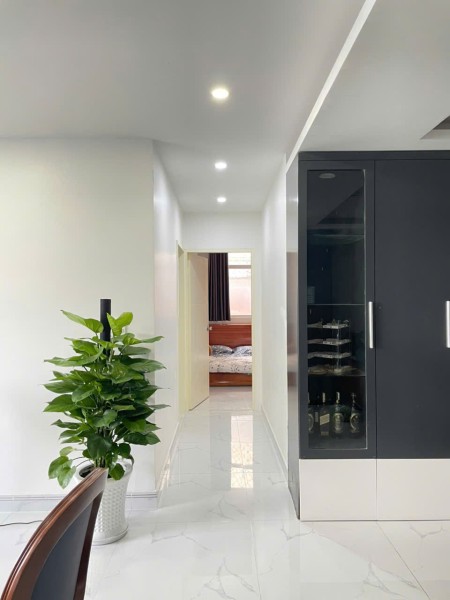 Share phòng trong căn hộ chung cư 150 m2 ở Bình Tân, gần Đầm Sen