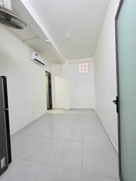 ️ Sinh Viên Chú Ý ! Căn Hộ Sát Bên ĐH HIU, UEF - Chỉ Tính Điện 3k5, Nước 100k/ng - Nhà Thang Máy