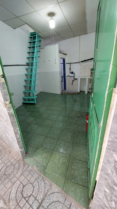 Phòng 32 m2 dạng 1 trệt + 1 lầu có ban công, xe dắt vô phòng