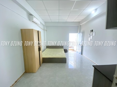 PHÒNG BAN CÔNG CỬA SỔ SIÊU THOÁNG - SẴN NỘI THẤT CƠ BẢN - NGAY GẦN LOTTE MART NGUYỄN VĂN LƯỢNG