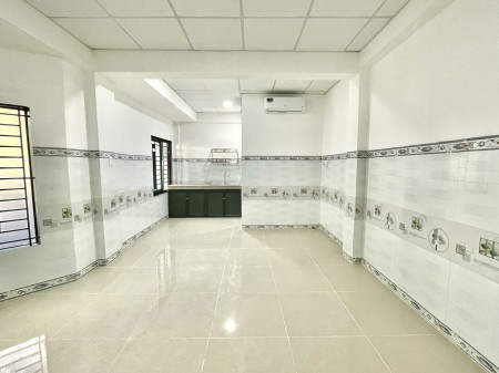 PHÒNG NGAY ĐẠI LỘ 3 - CAO ĐẲNG KINH TẾ ĐỐI NGOẠI - GLOBAL CITY 30m2 CÓ MÁY LẠNH Ở 3-4 BẠN GIÁ RẺ