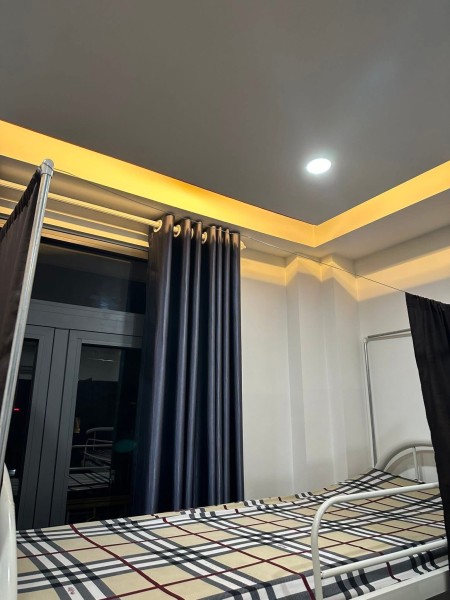 KTX Nam Nữ cách cổng chính IUH 5' đi bộ