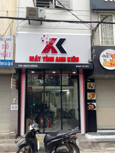 Cho thuê cả nhà mặt đường 726 bạch đằng diện tích 28m2*5 tầng. Mặt tiền 3.8m.