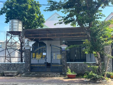 Nhà Nguyên Căn cực rộng 10x27 ngay Khu công nghiệp Phú Mỹ !
