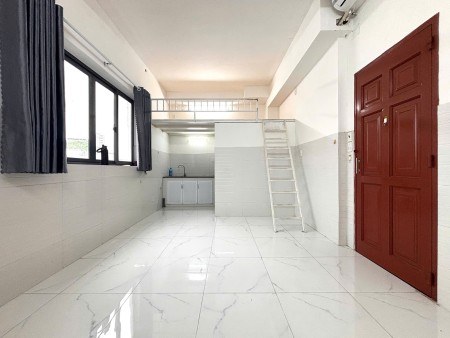 CHO THUÊ PHÒNG SẴN MÁY LẠNH - RỘNG 40M2 - CỬA SỔ TRỜI NGAY THỐNG NHẤT - LÊ ĐỨC THỌ -ĐH VĂN LANG