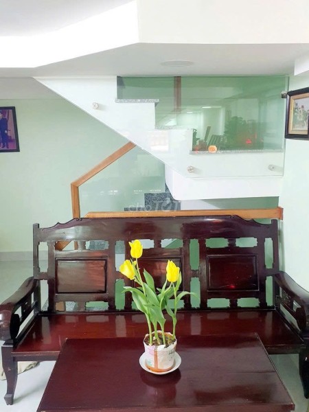Cho thuê rẻ nguyên căn 1 trệt 3 lầu Nguyễn Đình Chiểu Quận 3 TP.HCM