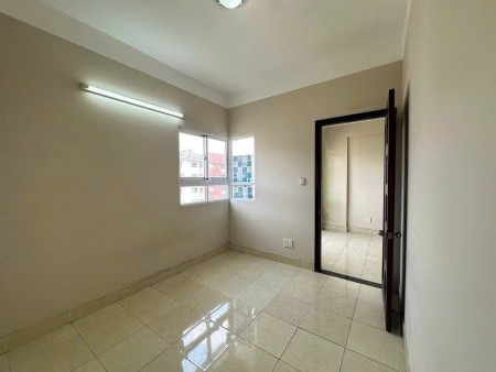 Chung cư Bưu Điện-Lý Thường Kiệt: căn 3p ngủ, 2wc, giá 11tr/tháng