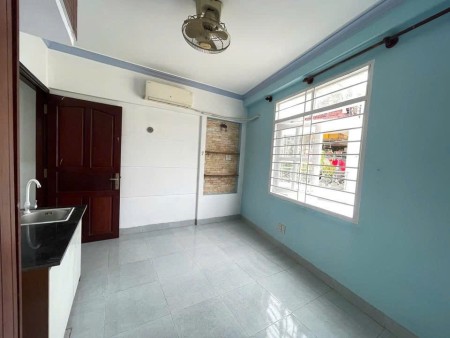 Cho thuê phòng trọ 25m2 có máy lạnh cửa sổ thoáng ở 1 - 2 bạn ngay Nguyễn Gia Trí gần HUTECH,UTH