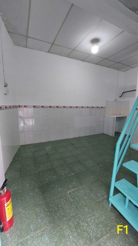 Phòng 26m2 mặt tiền hẻm dạng 1 trệt + 1 lầu, xe dắt vô phòng