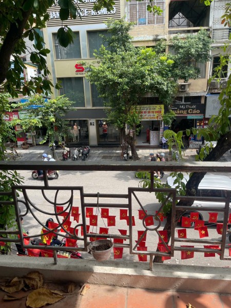 CHO THUÊ NHÀ MẶT PHỐ LÊ VĂN HƯU, HOÀN KIẾM 75m², 3 TẦNG CÁCH HỒ GƯƠM 1KM 18TR/THÁNG