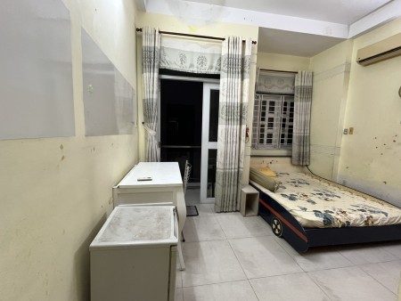 Cho thuê phòng có ban công 41 Lê Đình Quản, P. Cát Lái. Có máy lạnh, nước nóng NLMT,... chỉ 3.5tr