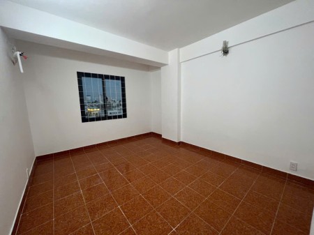 C/c Miếu Nổi- Vũ Huy Tấn căn 58m2- 2p ngủ, NTCB giá 10tr/tháng