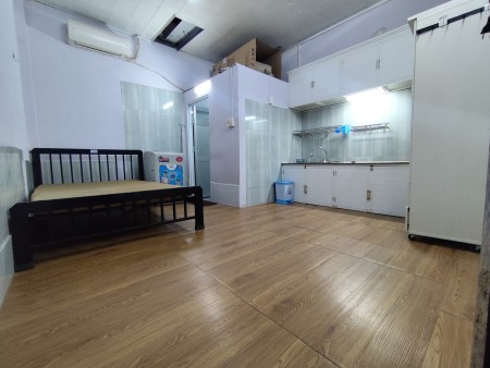 Phòng tối đa 2 người 2 xe. 4,5tr. Ko chung chủ