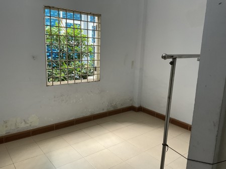 CHO THUÊ PHÒNG TRỌ GẦN CHỢ BÀ CHIỀU - 3TR/THÁNG