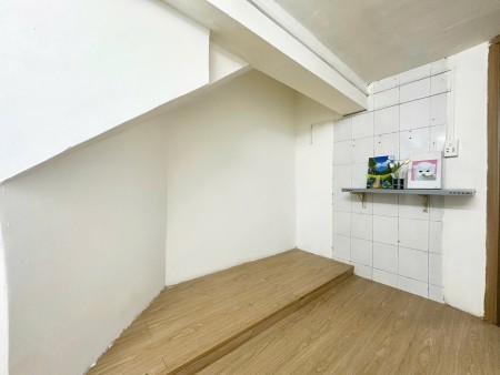 Còn 1 phòng giá siêu rẻ tại quận 10 giống hình