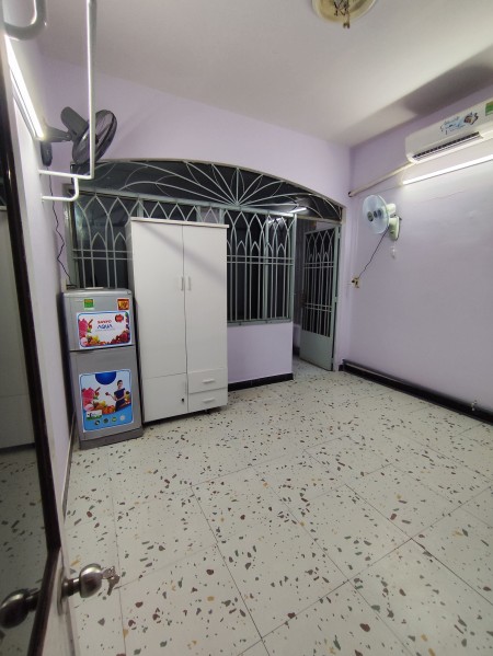 Phòng tối đa 2 người 2 xe. 4,5tr. Ko chung chủ