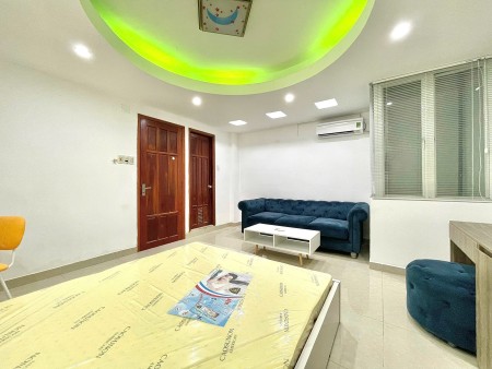 PHÒNG FULL NỘI THẤT TÁCH BẾP NGUYÊN CĂN SIÊU RỘNG NGUYÊN TẦNG RỘNG RÃI THOÁNG MÁT TIỆN QUA Q1, Q3
