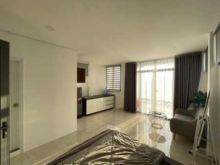 PHÒNG 45m2 BAN CÔNG THOÁNG FULL NỘI THẤT- MỚI NGAY CHỢ BÀ CHIỂU GIÁP QUẬN 1- NGUYỄN THƯỢNG HIỀN