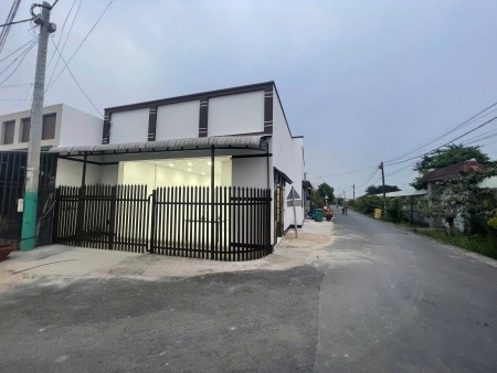 Nhà 2 mặt tiền, 124m2, 3 phòng ngủ, 1 phòng khách, 1 phòng bếp