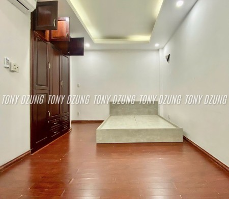 PHÒNG ĐẸP SẴN NỘI THẤT CƠ BẢN - CÓ MÁY LẠNH CỬA SỔ THOÁNG - NGAY GẦN DƯƠNG QUẢNG HÀM